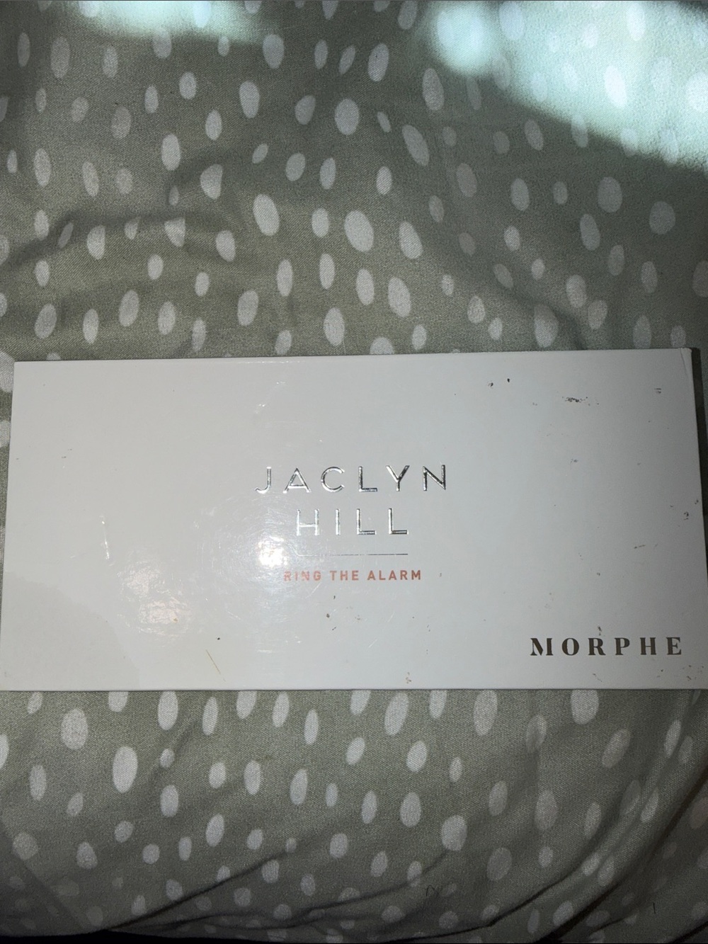 Morphe Jaclyn Hill Ring The Alarm Eyeshadow Palette - White